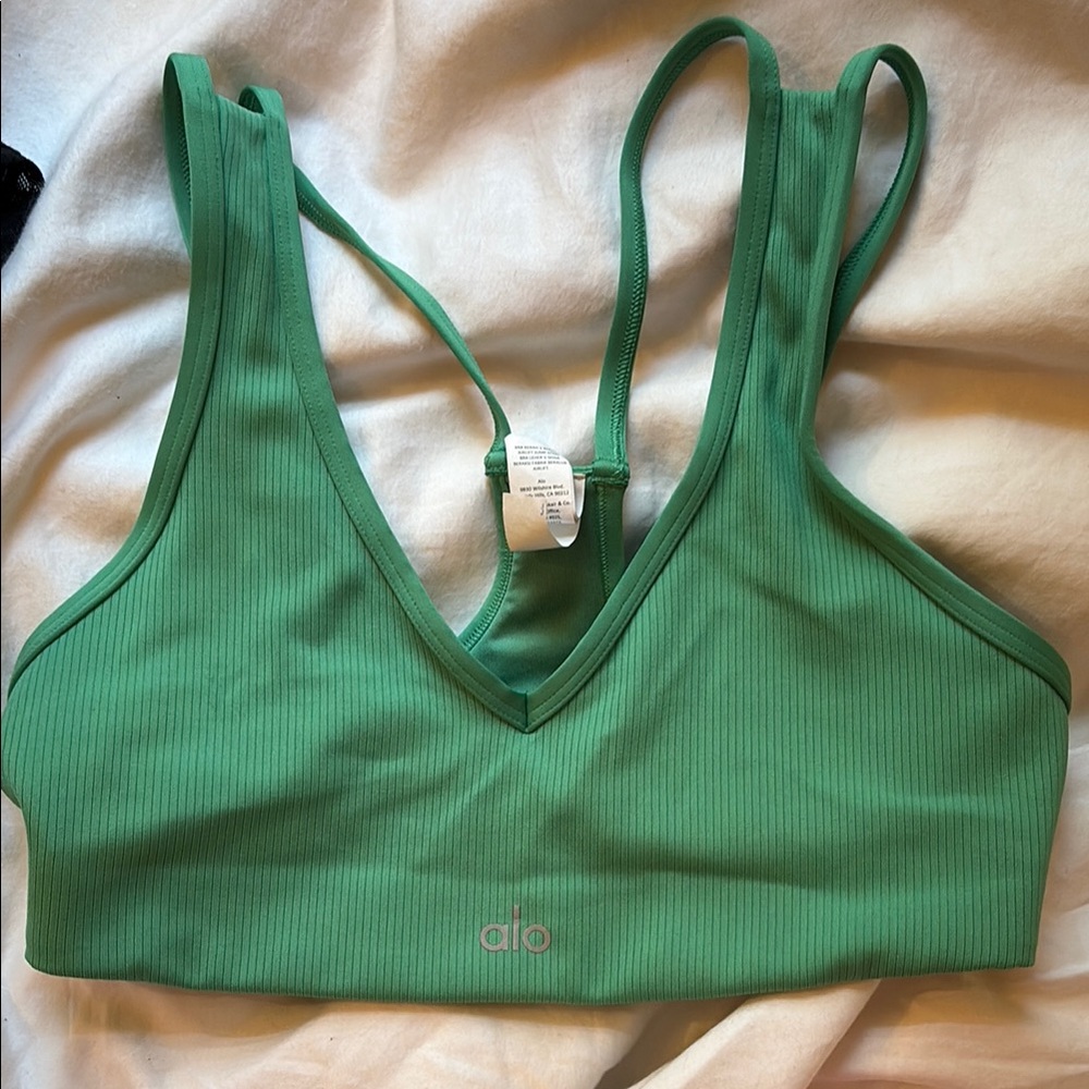 ALO Yoga Women's Green Ribbed Sports Bra